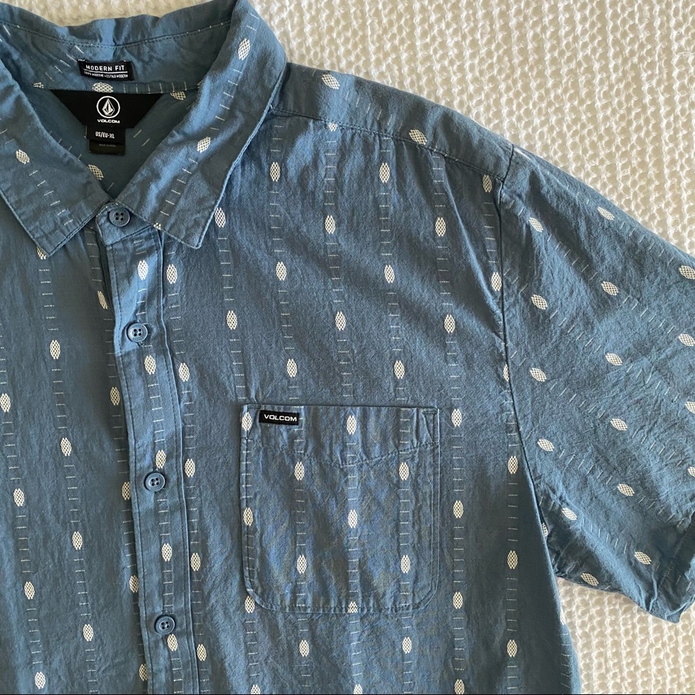 Volcom Button Up - Picture 4 of 5